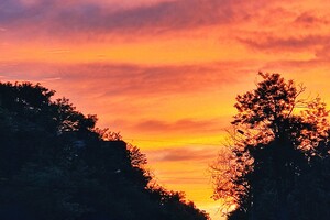 Одесситы наблюдали удивительно красочный летний закат (фото)