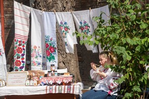 Борщ с бычками у библиотеки и концерт в Горсаду: как одесситы отмечали День независимости