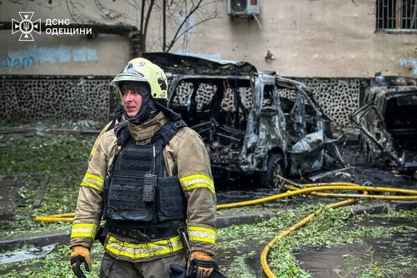 РФ атаковала Одессу дронами: обломки БпЛА упали на дом, пострадали люди РФ атаковала Одессу дронами: обломки БпЛА упали на дом, пострадали люди