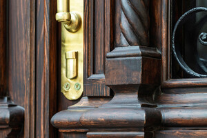 В центре Одессы восстановили двери в старинном доме В центре Одессы восстановили двери в старинном доме